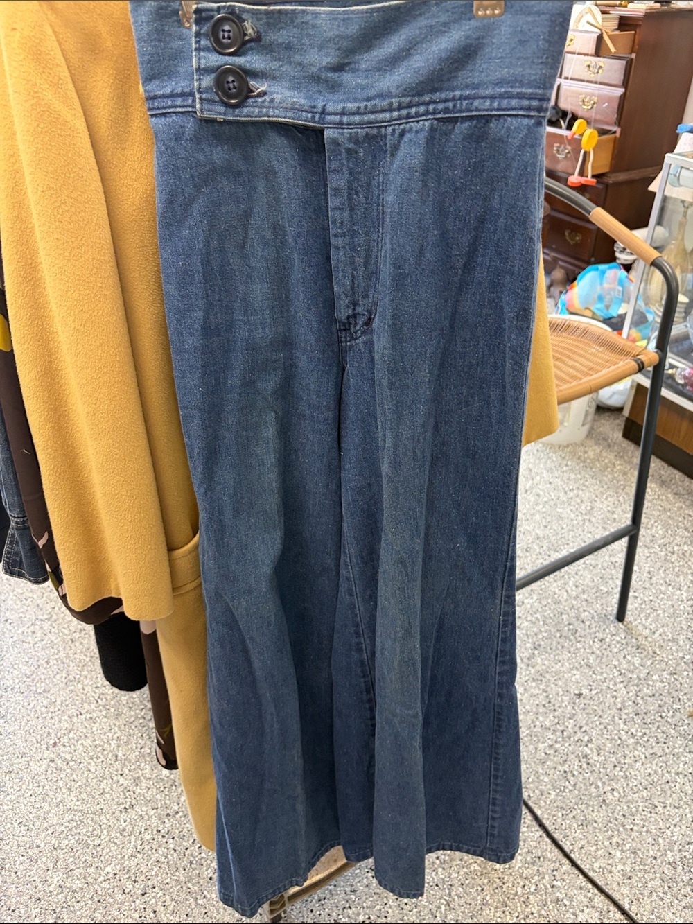 High-Waist Wide Leg Jeans in Dark Blue